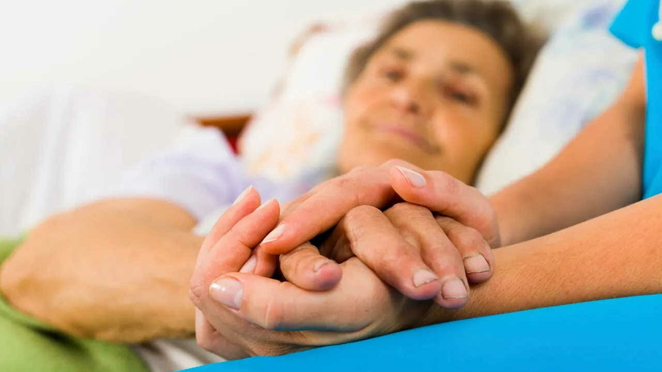 Progression of Alzheimer’s Disease in a Loved One and How to Care